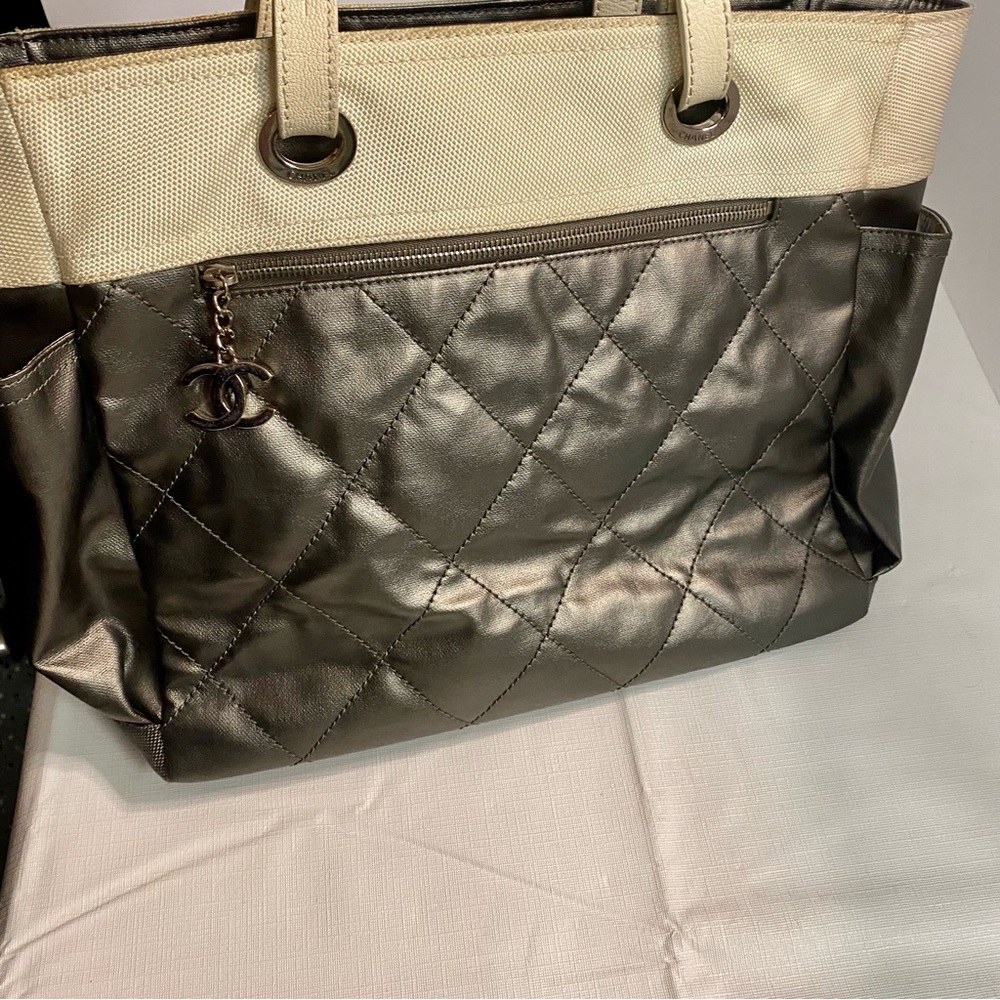 CHANEL Metallic Silver and Cream Tote Bag - Picture 11 of 16